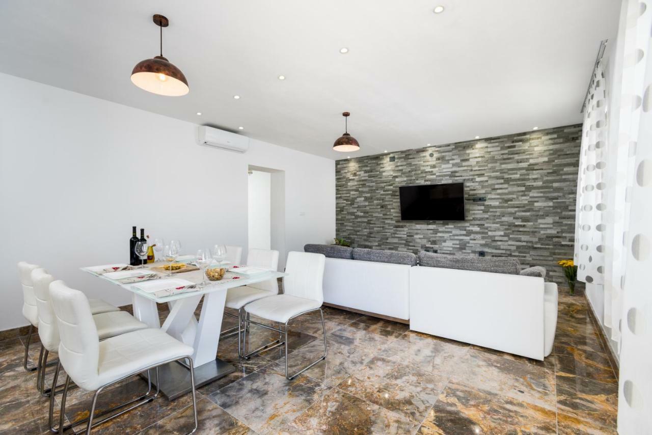 Seaside Villa Near Trogir - Poljica Марина Екстериор снимка