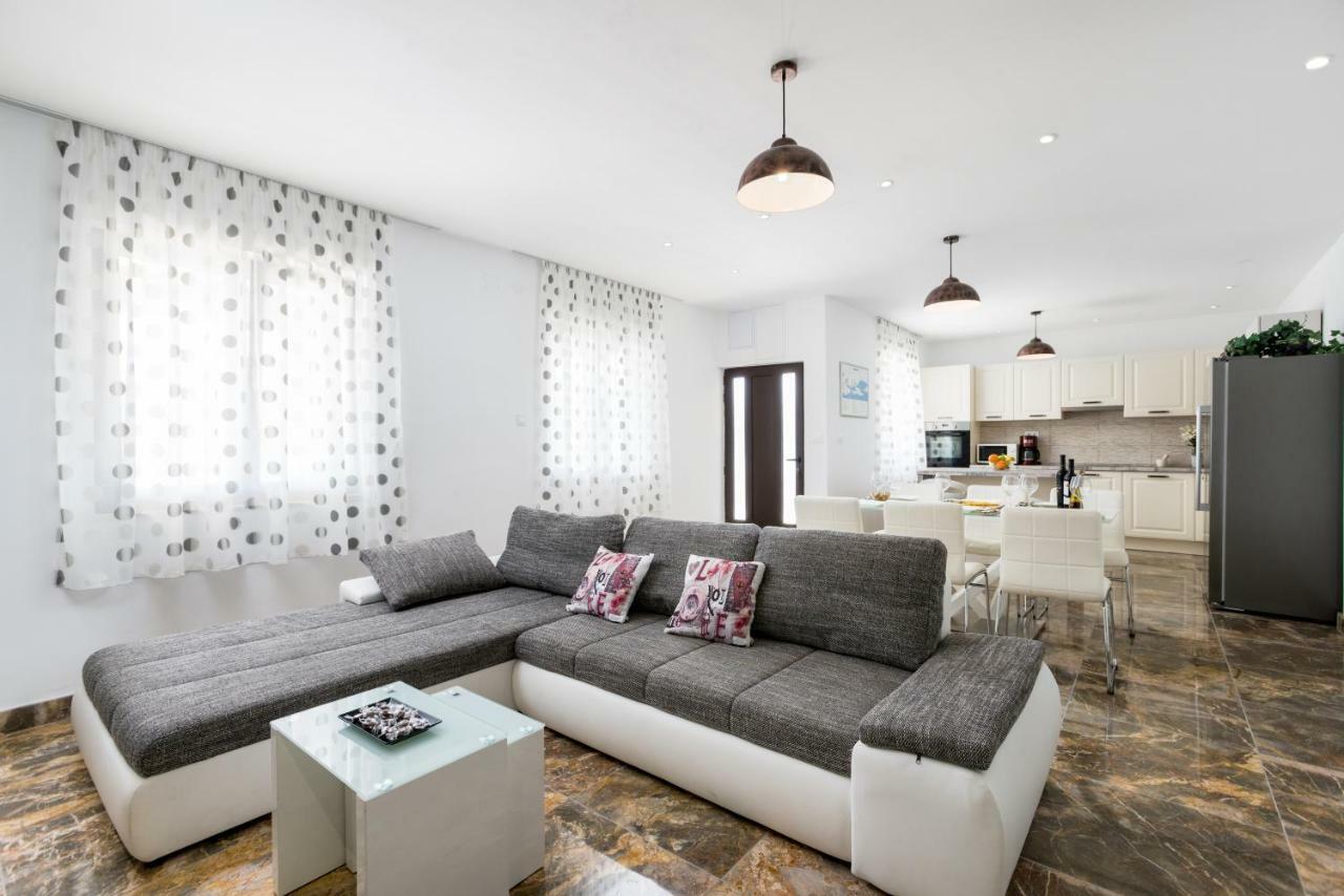 Seaside Villa Near Trogir - Poljica Марина Екстериор снимка